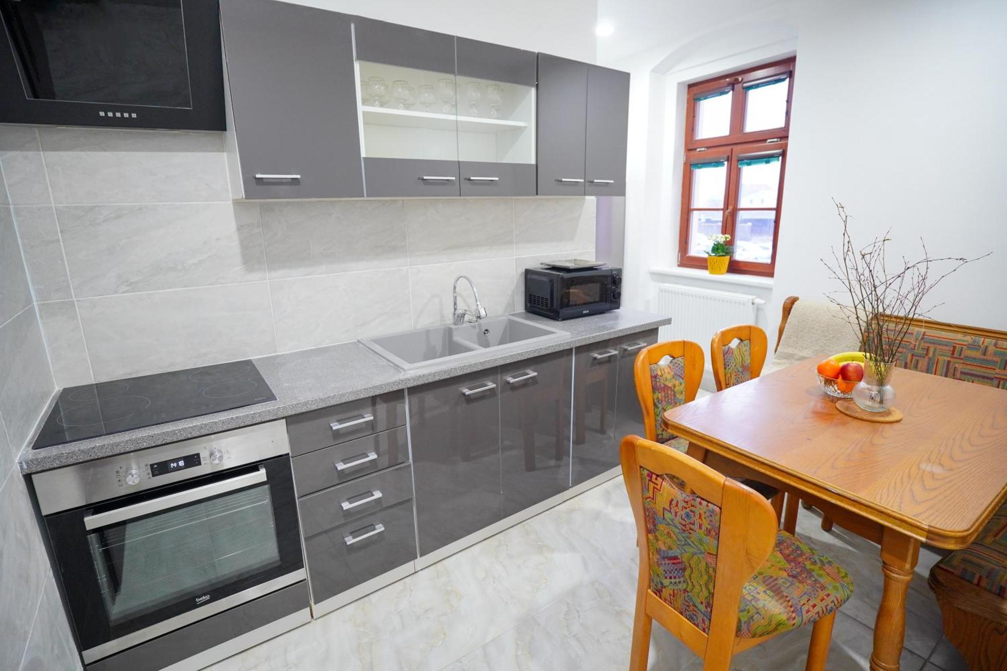 Apartment U Cerneho Orla Карловы Вары Экстерьер фото