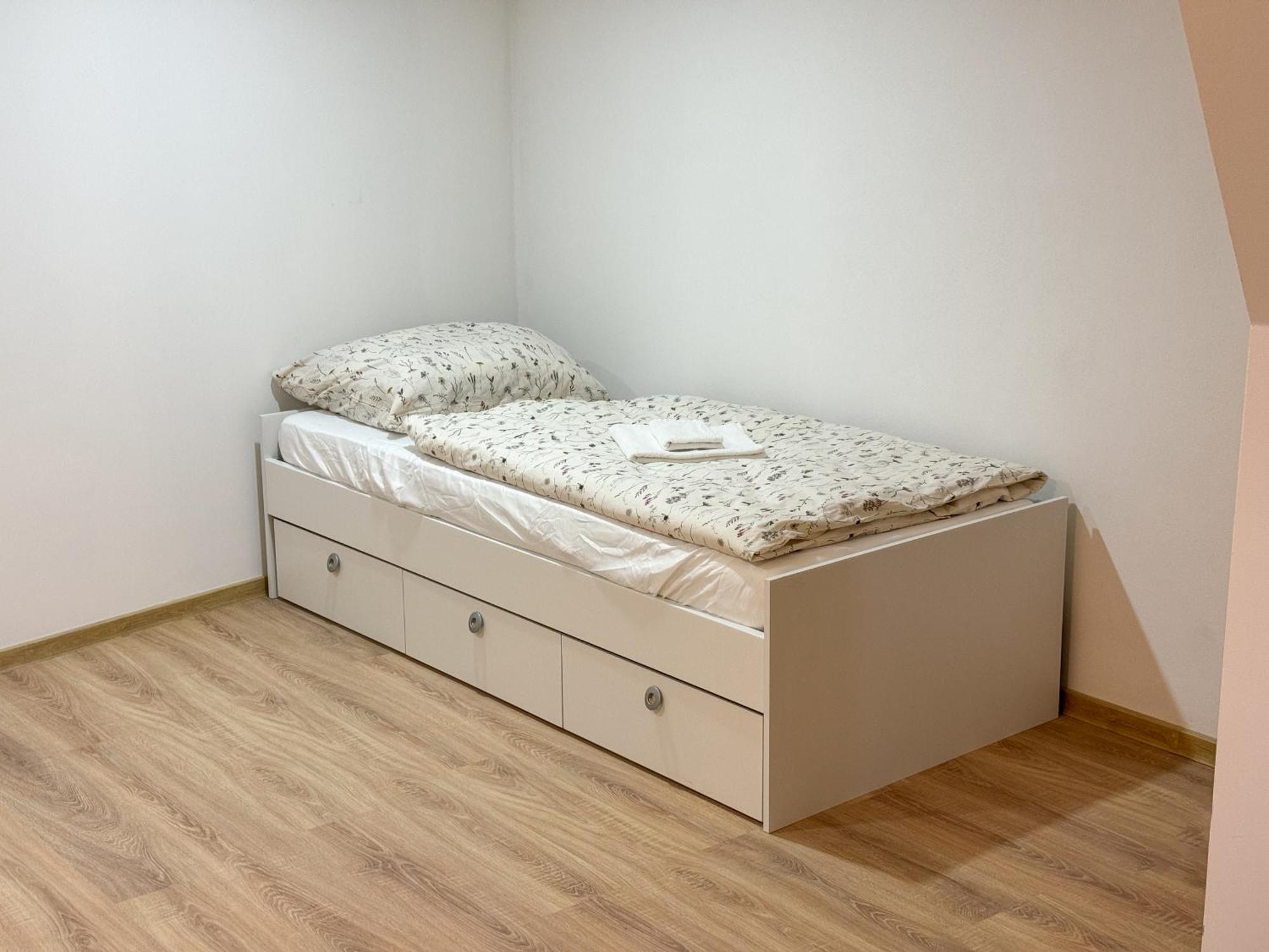 Apartment U Cerneho Orla Карловы Вары Экстерьер фото